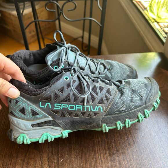 La Sportiva Shoes - La Sportiva Women's Trail Running Shoes - Black and Teal